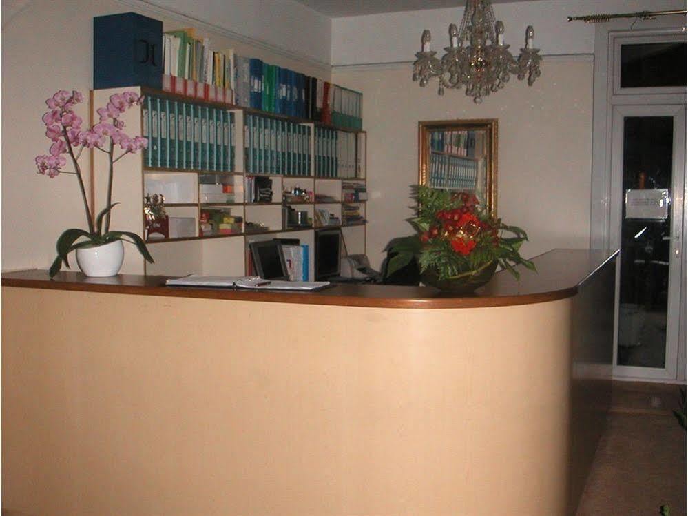 לונדון Oyo The Greenland Hotel מראה חיצוני תמונה